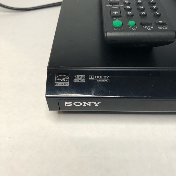 Sony DVP-SR210P DVD Player Composite Cable Remote New Batteries Included WORKS - Picture 2 of 10